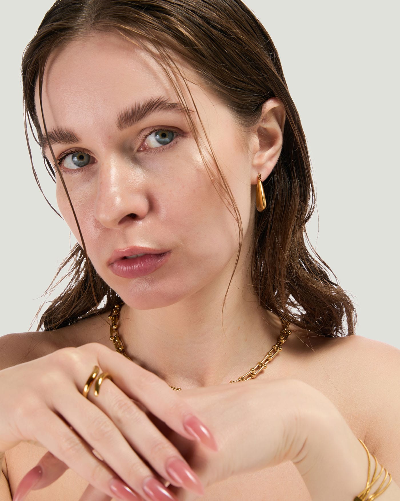 Anya 121113061100 1